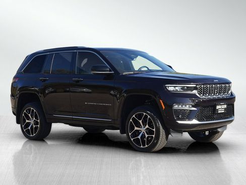 Used 2022 Jeep Grand Cherokee Summit AWD/4WD image 7