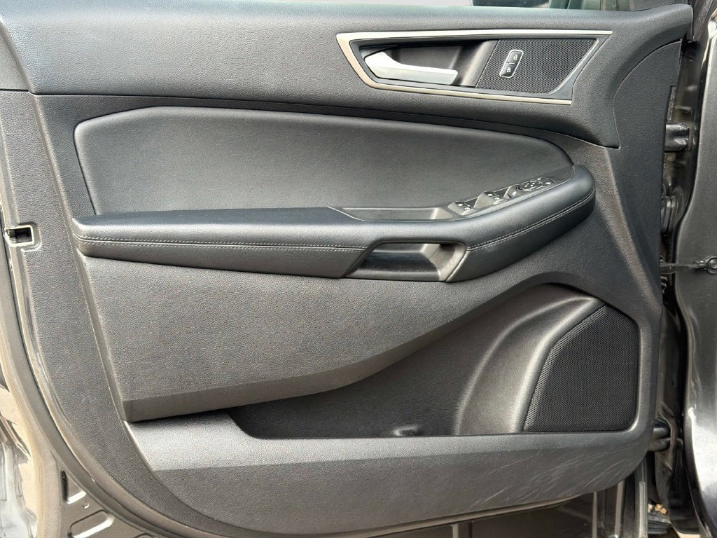 Used 2020 Ford Edge SEL w/ Convenience Package AWD/4WD image 18