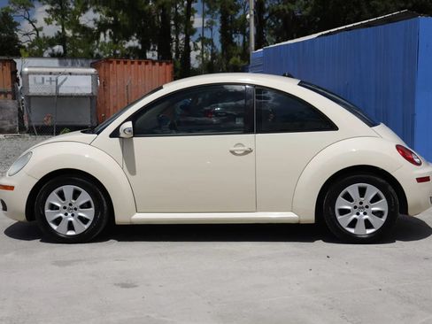 Used 2008 Volkswagen Beetle S FWD image 3