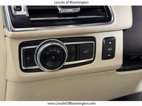 Used 2020 Lincoln Navigator L Reserve w/ Luxury Package image 22
