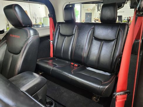 Used 2017 Jeep Wrangler Rubicon AWD/4WD image 19