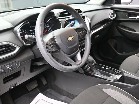 Used 2023 Chevrolet TrailBlazer LT w/ Convenience Package AWD/4WD image 14