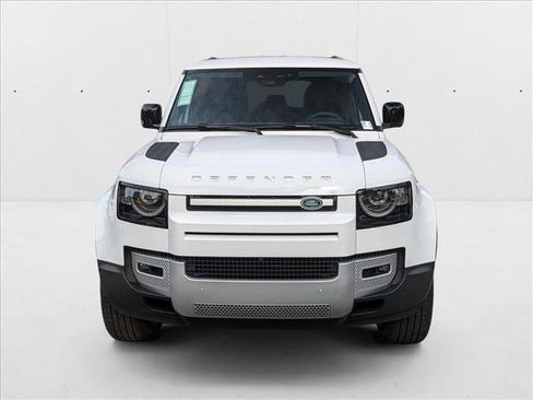 New 2025 Land Rover Defender 110 S image 6