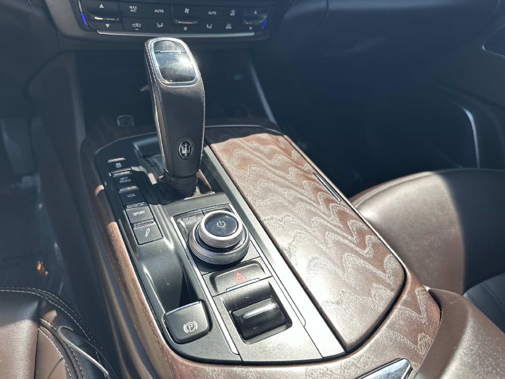 Used 2022 Maserati Levante GT AWD/4WD image 25