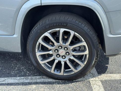 Used 2023 GMC Acadia Denali w/ Denali Ultimate Package image 8