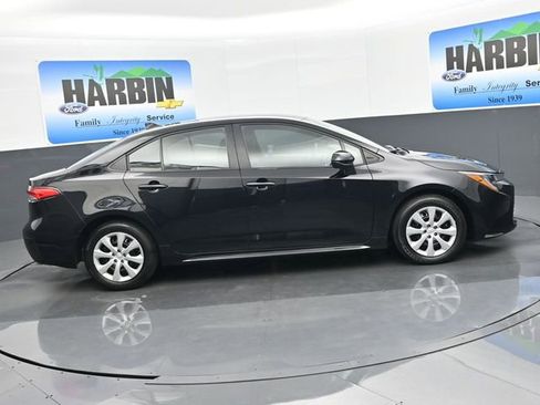 Used 2025 Toyota Corolla LE image 7