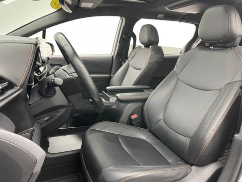 Used 2021 Toyota Sienna XSE w/ XSE Plus Package AWD/4WD image 20