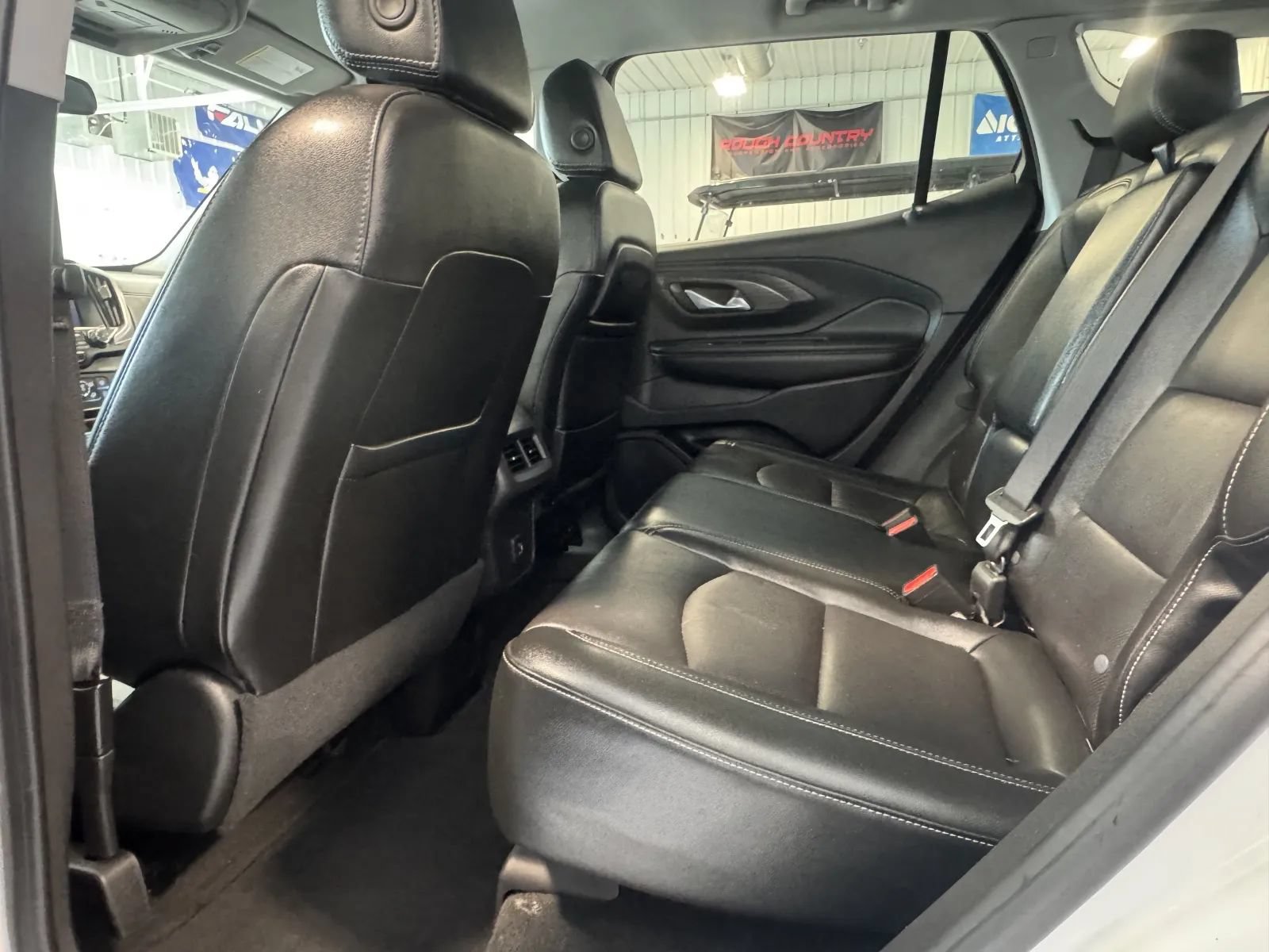 Used 2024 GMC Terrain SLT AWD/4WD image 14