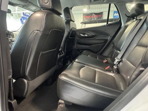 Used 2024 GMC Terrain SLT AWD/4WD image 14