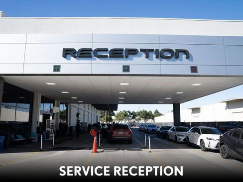Used 2017 Lexus LS 460 w/ Comfort Package RWD image 38