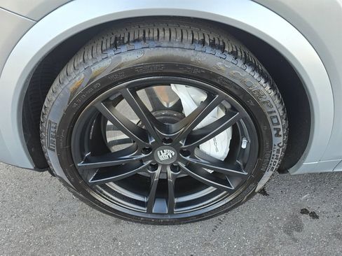 Used 2020 Porsche Cayenne Turbo AWD/4WD image 29
