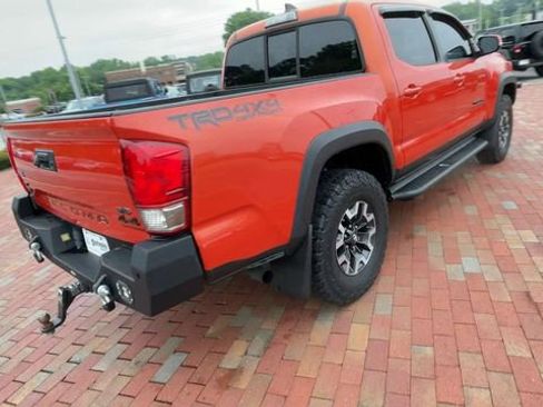 Used 2016 Toyota Tacoma TRD Off-Road w/ Towing Package AWD/4WD image 9