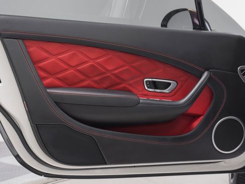 Used 2015 Bentley Continental GT V8 S image 31