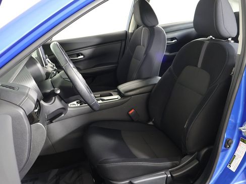 Used 2021 Nissan Sentra SV w/ Trunk Package image 28