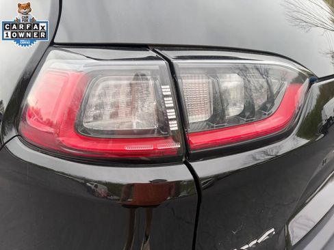 Used 2022 Jeep Cherokee Trailhawk w/ Comfort/Convenience Group AWD/4WD image 21