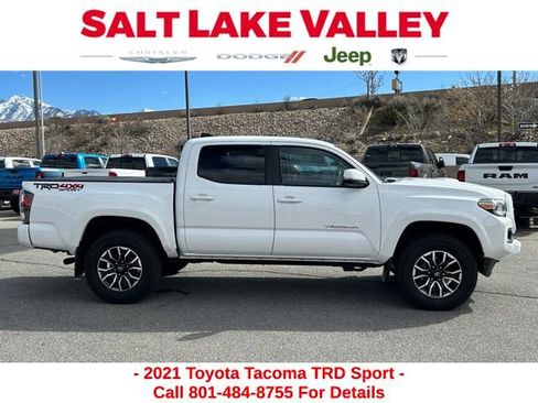 Used 2021 Toyota Tacoma TRD Sport w/ Technology Package image 6