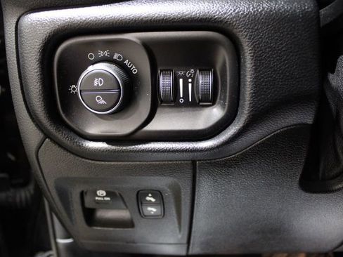 Used 2019 RAM 1500 Big Horn image 19