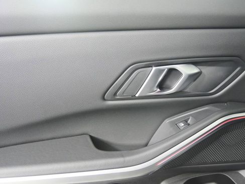 Used 2025 BMW 330i Sedan image 13