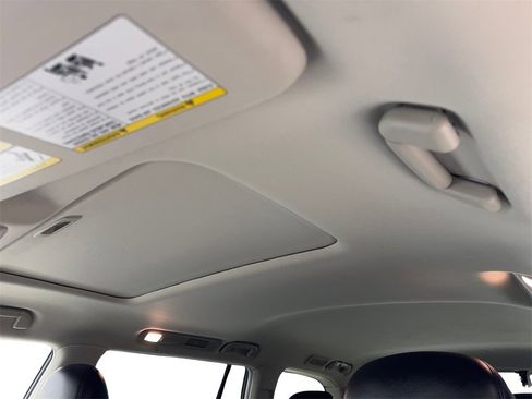 Used 2024 Nissan Armada SL image 71