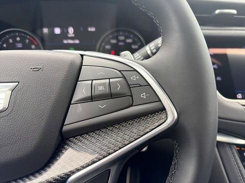 Used 2025 Cadillac XT5 Sportv w/ LPO, Onyx Lite Package AWD/4WD image 32