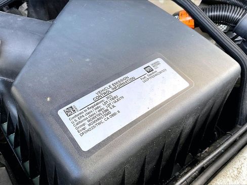 Used 2021 Chevrolet Silverado 1500 LT Trail Boss image 30