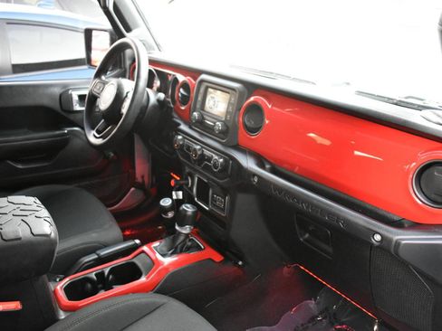 Used 2018 Jeep Wrangler Unlimited Sport AWD/4WD image 13