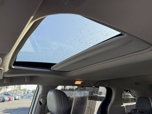 Certified 2024 Toyota Sienna Limited image 22