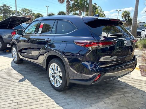 New 2026 Toyota Highlander Limited image 4