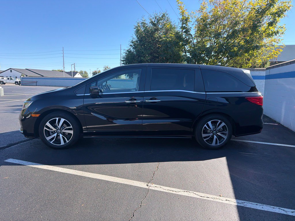 Certified 2024 Honda Odyssey Touring image 2