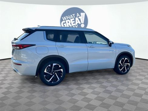New 2025 Mitsubishi Outlander SEL image 5