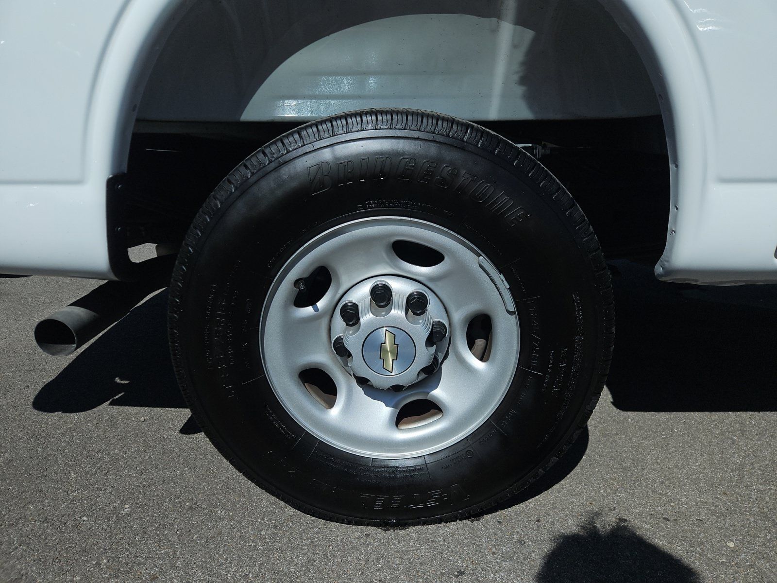 Used 2025 Chevrolet Express 2500 w/ Enhanced Convenience Package RWD image 22