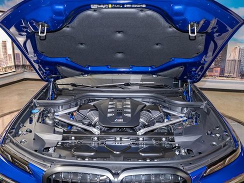 Used 2026 BMW X7 M60i w/ M Sport Professional Package image 5