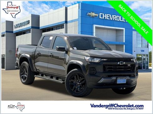 Used 2024 Chevrolet Colorado Trail Boss w/ Advanced Trailering Package AWD/4WD image 1