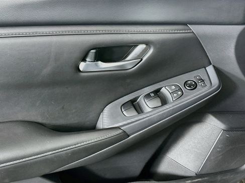 Used 2025 Nissan Sentra SV FWD image 15