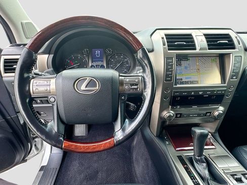Used 2015 Lexus GX 460 w/ Premium Package AWD/4WD image 12