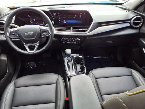 Used 2025 Chevrolet Trax ACTIV FWD image 14