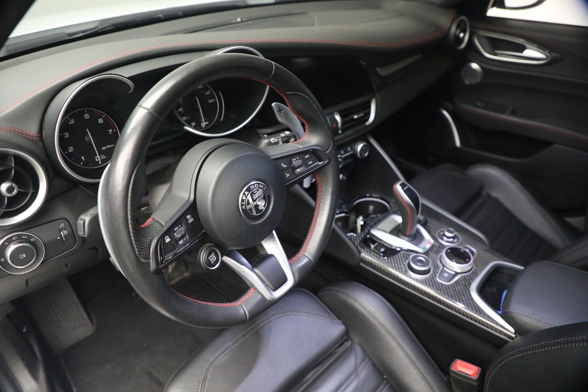Used 2023 Alfa Romeo Giulia Estrema AWD/4WD image 21