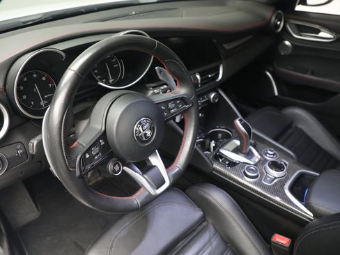 Used 2023 Alfa Romeo Giulia Estrema AWD/4WD image 21