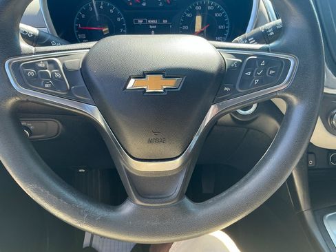 Used 2018 Chevrolet Equinox LS FWD image 10