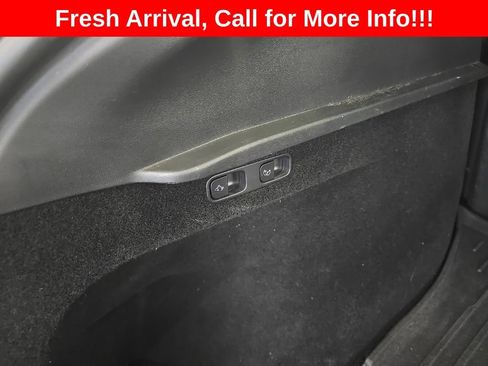 Used 2024 Tesla Model Y Long Range AWD/4WD image 21