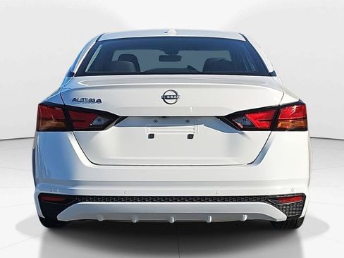 Used 2025 Nissan Altima 2.5 S image 6