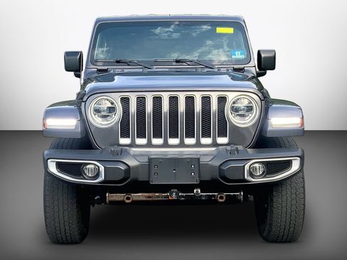 Used 2018 Jeep Wrangler Unlimited Sahara AWD/4WD image 5