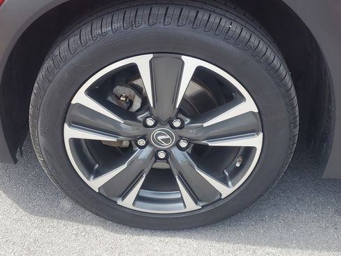 Used 2019 Lexus UX 250h AWD/4WD image 4