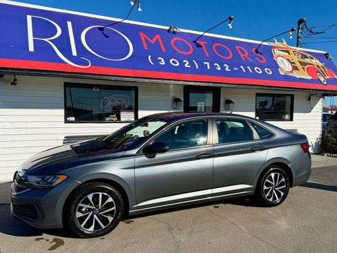 Used 2024 Volkswagen Jetta S image 1