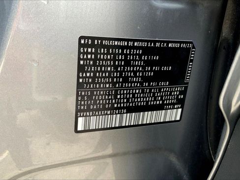 Used 2023 Volkswagen Tiguan SE image 33
