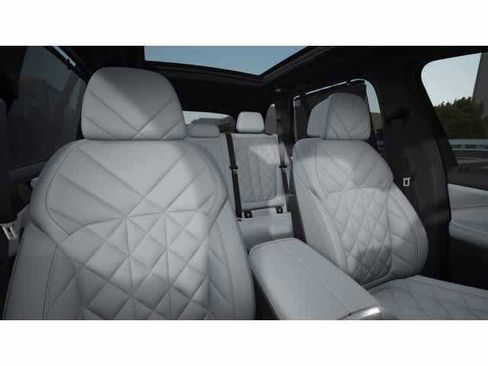 Used 2026 BMW X5 xDrive40i image 11