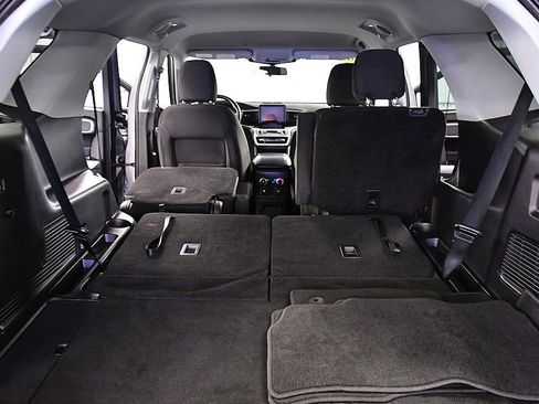 Used 2023 Ford Explorer XLT image 32