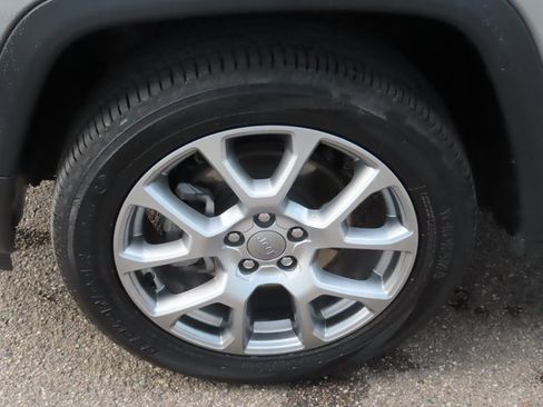 Used 2022 Jeep Compass Latitude image 16