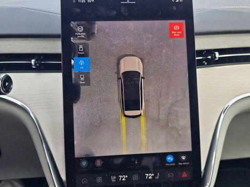 Used 2025 Volvo EX90 Ultra AWD/4WD image 9