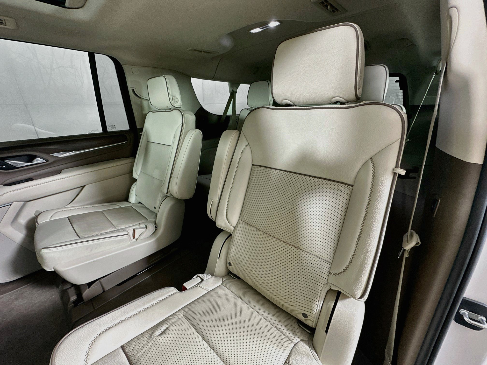 Used 2021 GMC Yukon XL Denali w/ Denali Premium Package AWD/4WD image 25